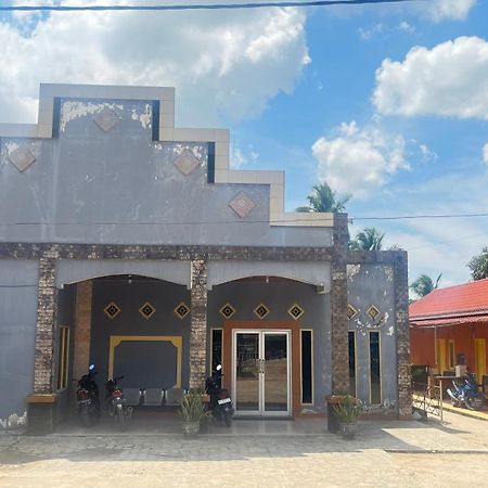 Muara Badak Oyo 93119 Guest House Leo Patra מראה חיצוני תמונה